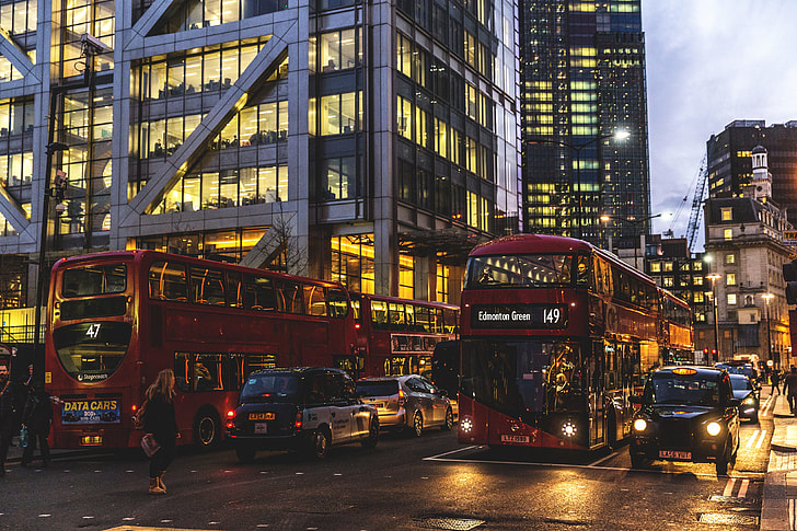 How London's transport system works?