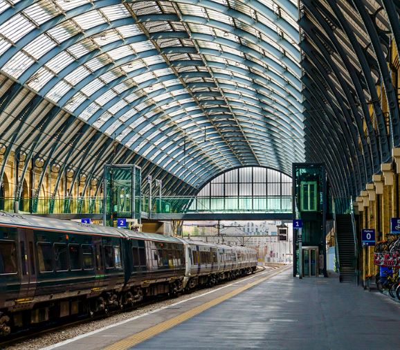 london train station cab